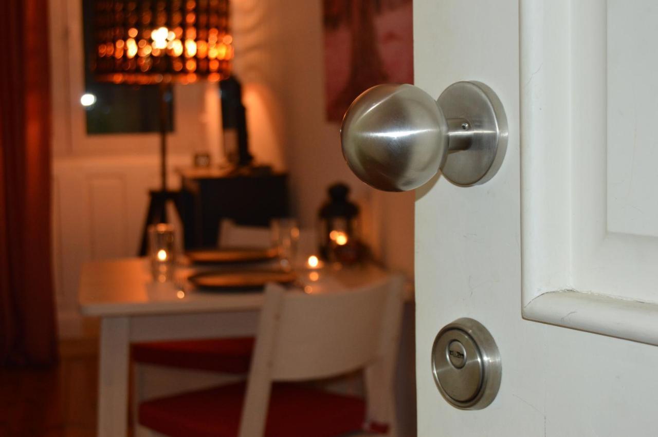 Apartment Almada Downtown - By Guest